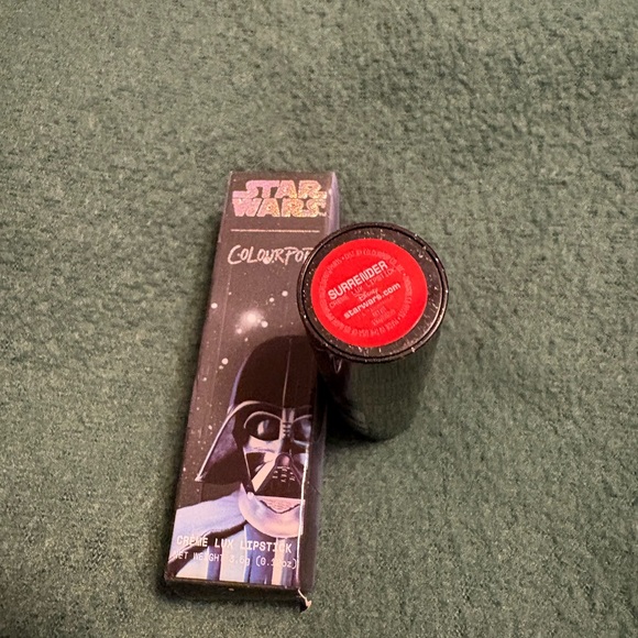 Surrender ColourPop Star Wars
Crème Lux Lipstick - Picture 2 of 11